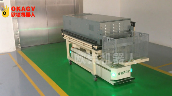 ŷ������˫��Ǳ��AGV