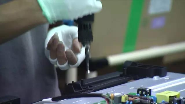 ŷ��AGV��פ�������ţ���ѡ�������������Ե�