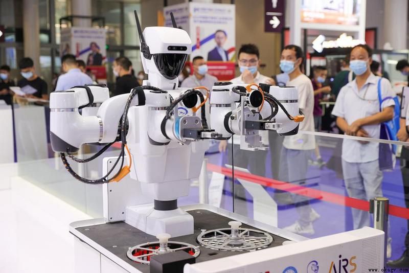 ����Ƶ��1085����ҵ�������ڹ�ҵչ��Ϊ��˫������ͨ�µ㡢����